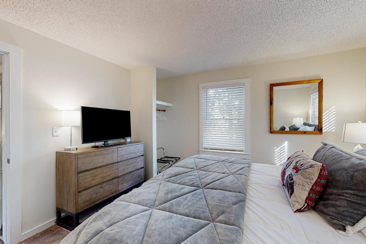 Teddy'S Getaway Apartment ลัดโลว์ ภายนอก รูปภาพ
